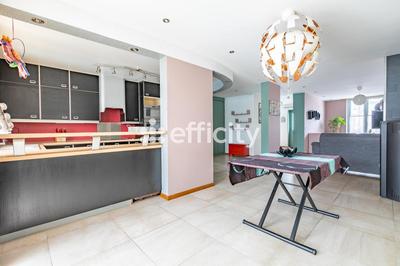 Maison - 133 m² - 6 pièces