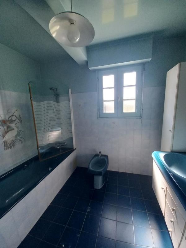 Maison - 241 m² - 10 pièces