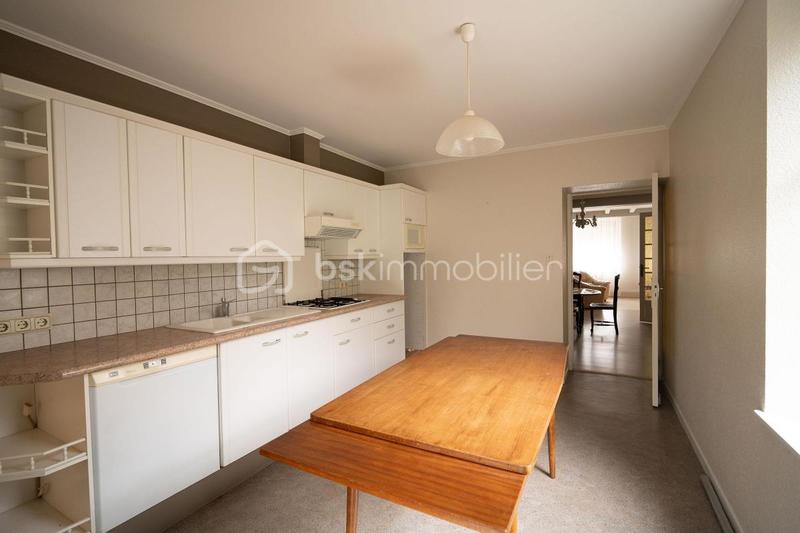 Maison traditionnelle - 320 m² - 8 pièces