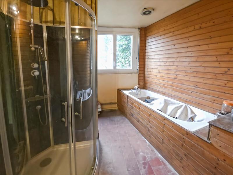 Maison - 202 m² - 7 pièces