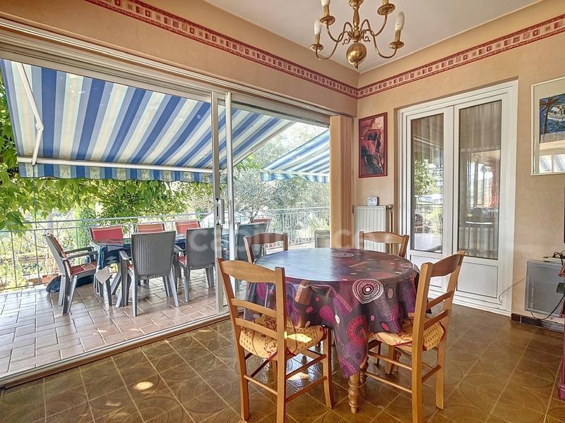 Maison - 212 m² - 7 pièces