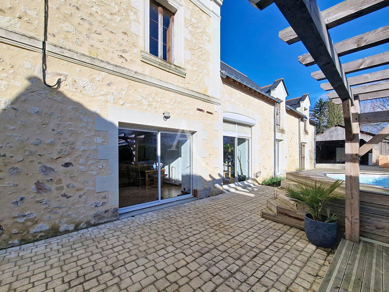 Maison - 205 m² - 9 pièces