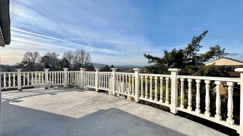 Maison - 253 m² - 7 pièces