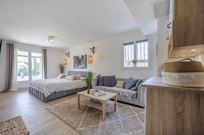 Maison - 240 m² - 8 pièces