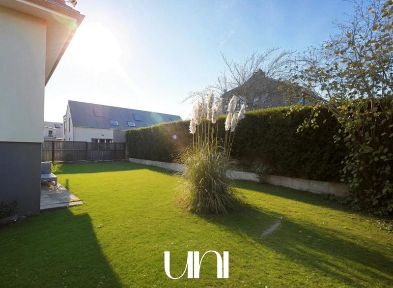 Maison - 208 m² - 9 pièces