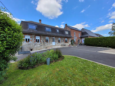 Maison - 223 m² - 9 pièces