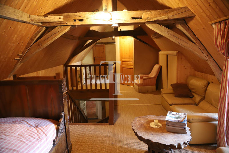 Maison - 252 m² - 9 pièces