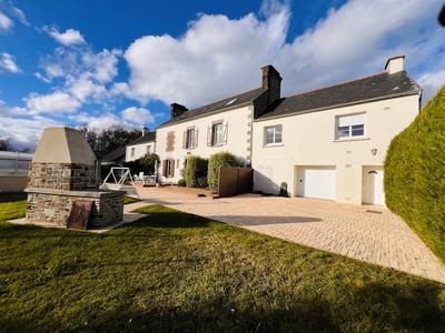 Maison ancienne - 210 m² - 18 pièces