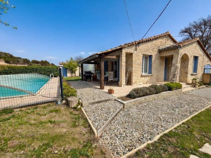 Maison - 96 m² - 5 pièces