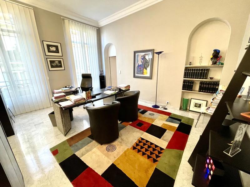 Appartement - 172 m² - 6 pièces