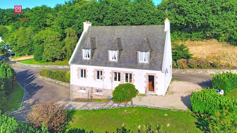 Maison - 180 m² - 8 pièces