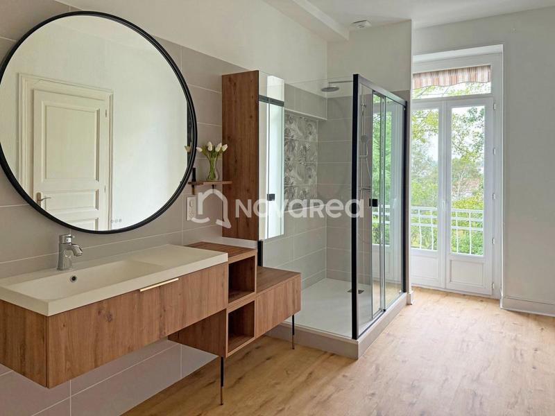 Villa - 302 m² - 7 pièces