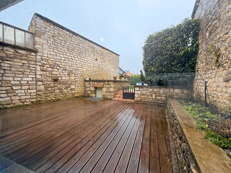 Maison - 206 m² - 7 pièces