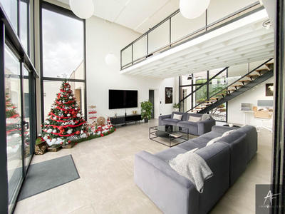 Villa - 320 m² - 8 pièces