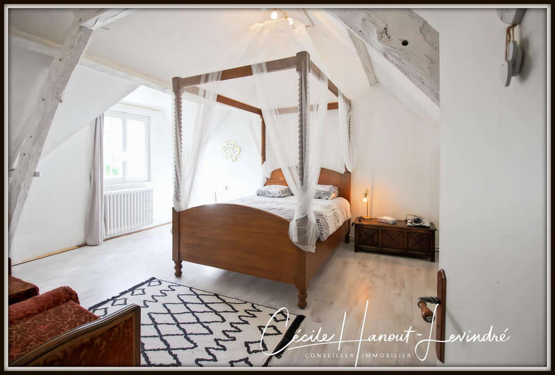 Maison - 202 m² - 8 pièces