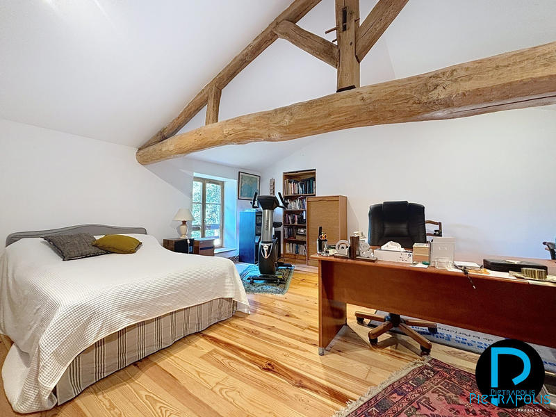 Maison - 334 m² - 7 pièces