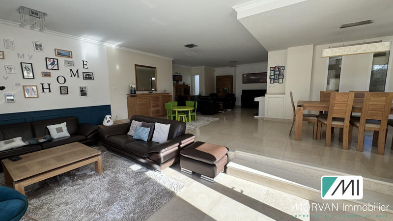 Maison - 262 m² - 7 pièces