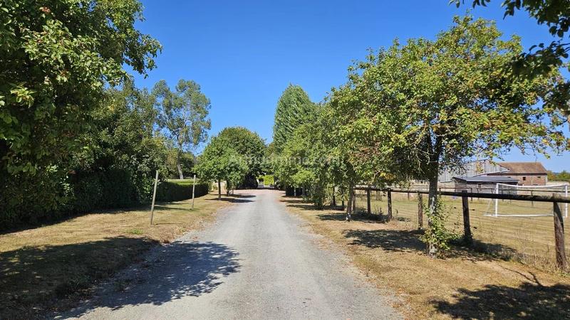 Maison - 632 m² - 30 pièces