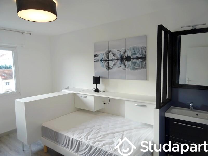 Chambre - 10 m² - 1 pièce