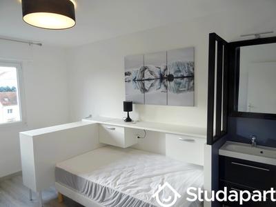 Chambre - 10 m² - 1 pièce