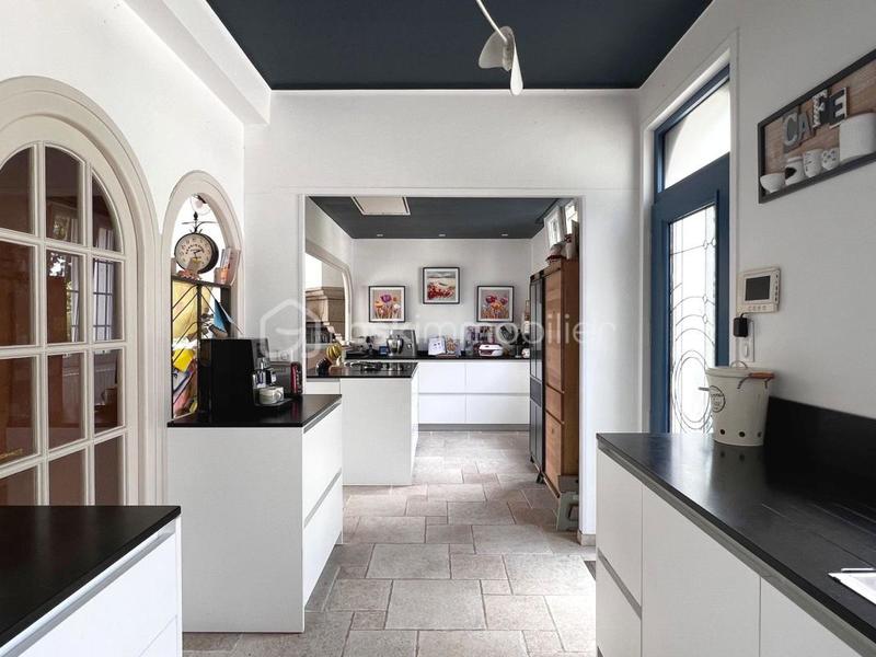 Propriété - 296 m² - 7 pièces