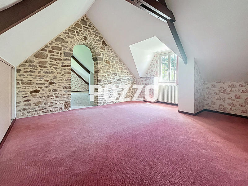 Maison - 202 m² - 8 pièces