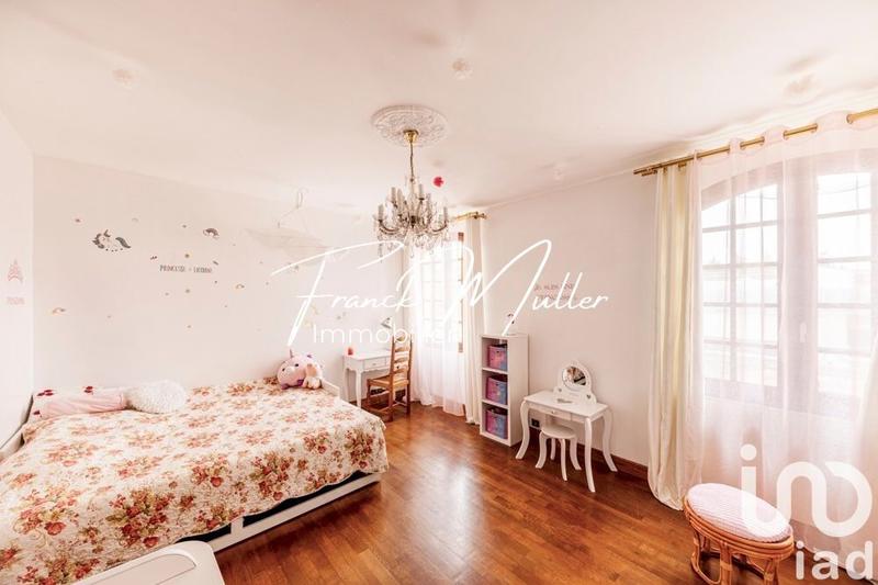 Maison - 270 m² - 9 pièces