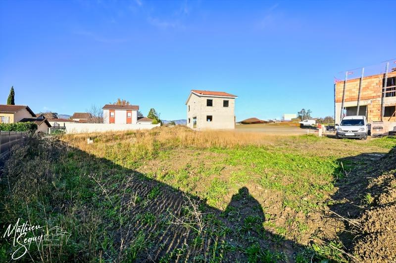 Terrain constructible - 320 m²