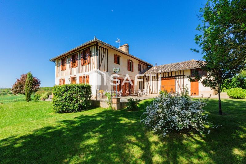 Maison - 204 m² - 7 pièces