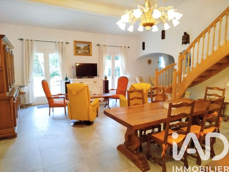 Maison - 205 m² - 6 pièces