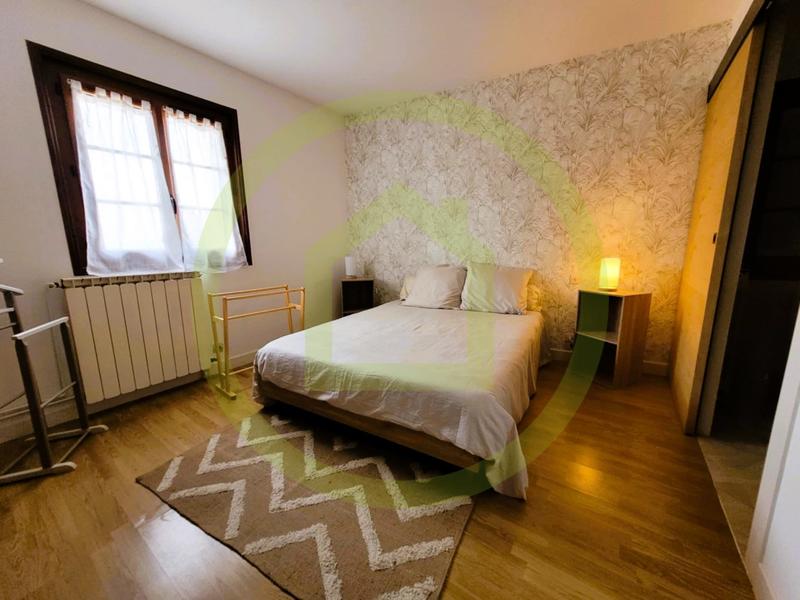 Maison - 275 m² - 8 pièces