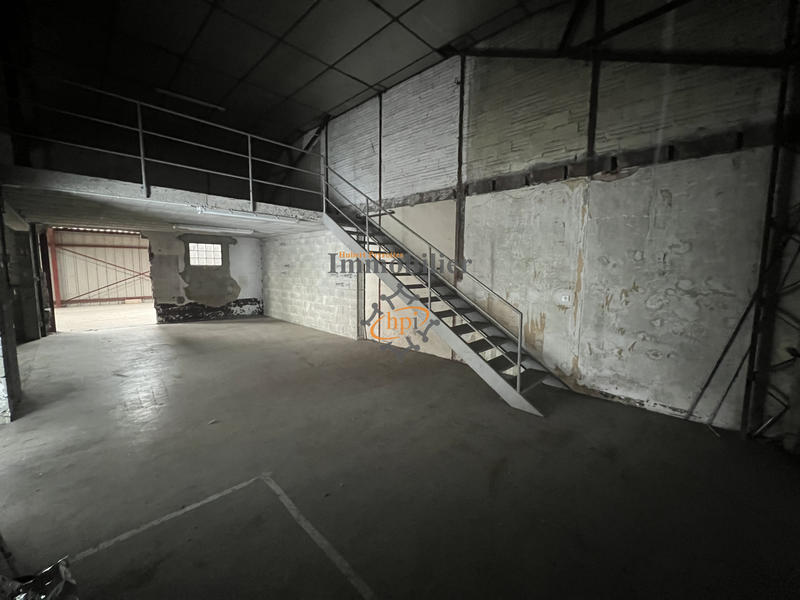 Maison - 700 m² - 14 pièces