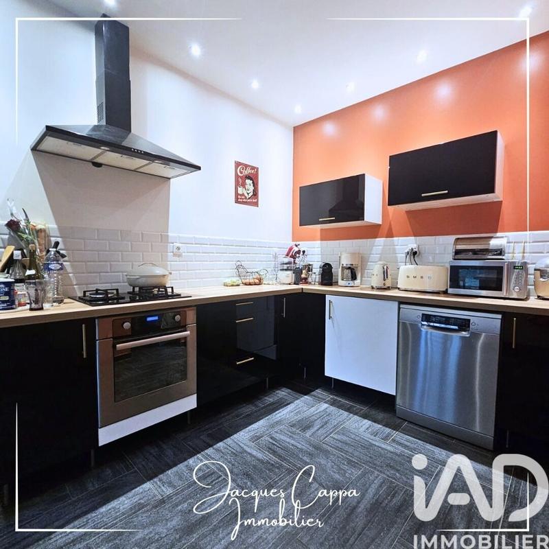 Maison - 220 m² - 6 pièces