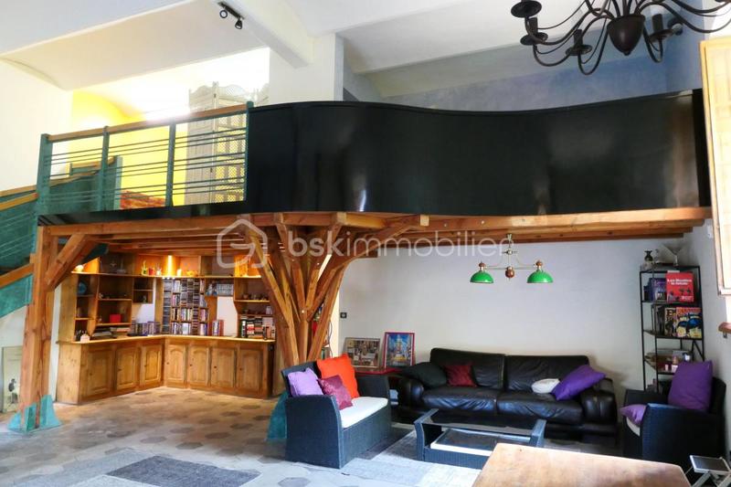 Propriété - 161 m² - 10 pièces