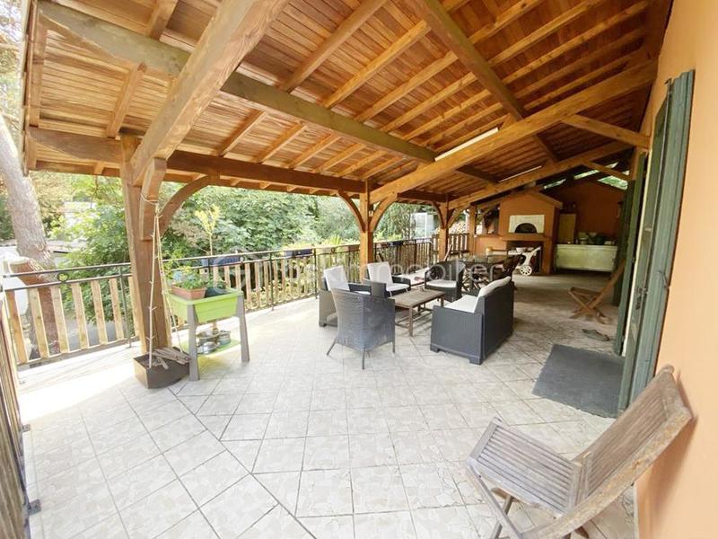 Maison - 450 m² - 9 pièces