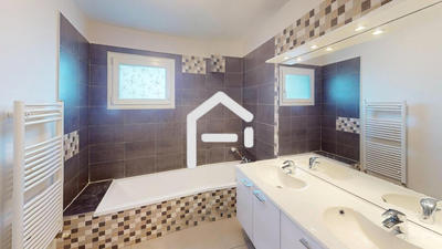 Maison - 145 m² - 5 pièces