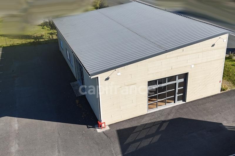 Local commercial - 250 m² - 4 pièces