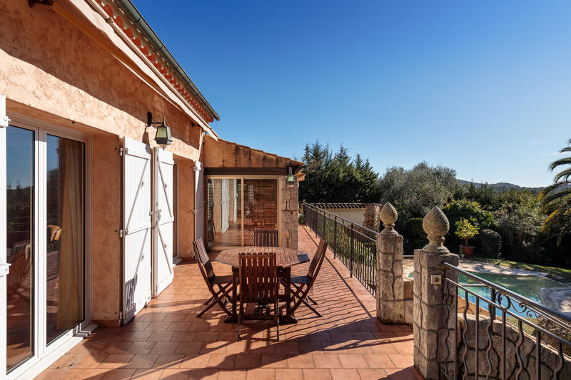 Propriété - 217 m² - 5 pièces