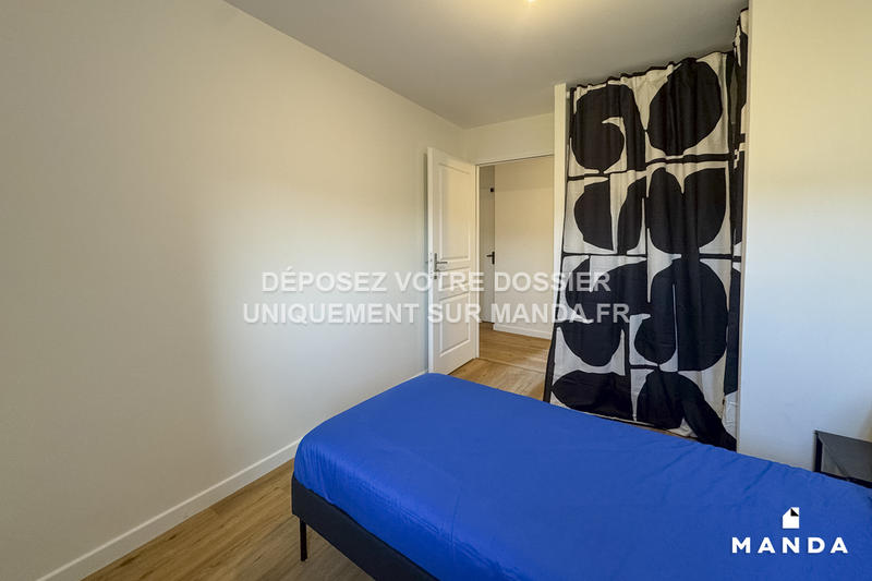 Chambre - 9 m² - 6 pièces