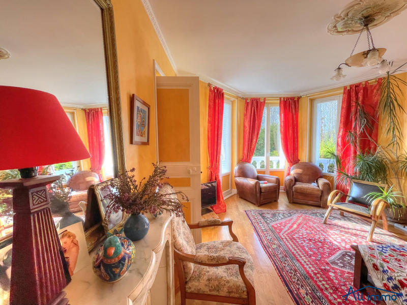 Maison ancienne - 197 m² - 8 pièces