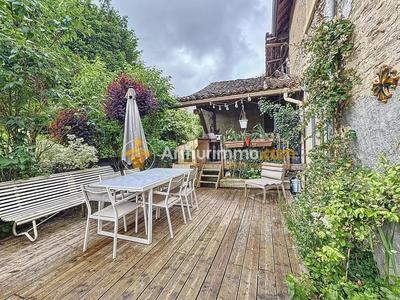 Maison - 224 m² - 7 pièces