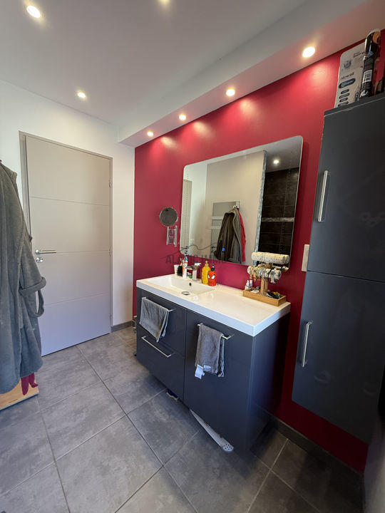 Maison - 98 m² - 4 pièces