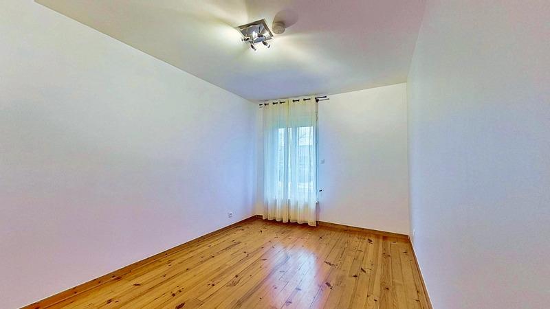 Appartement - 100 m² - 4 pièces