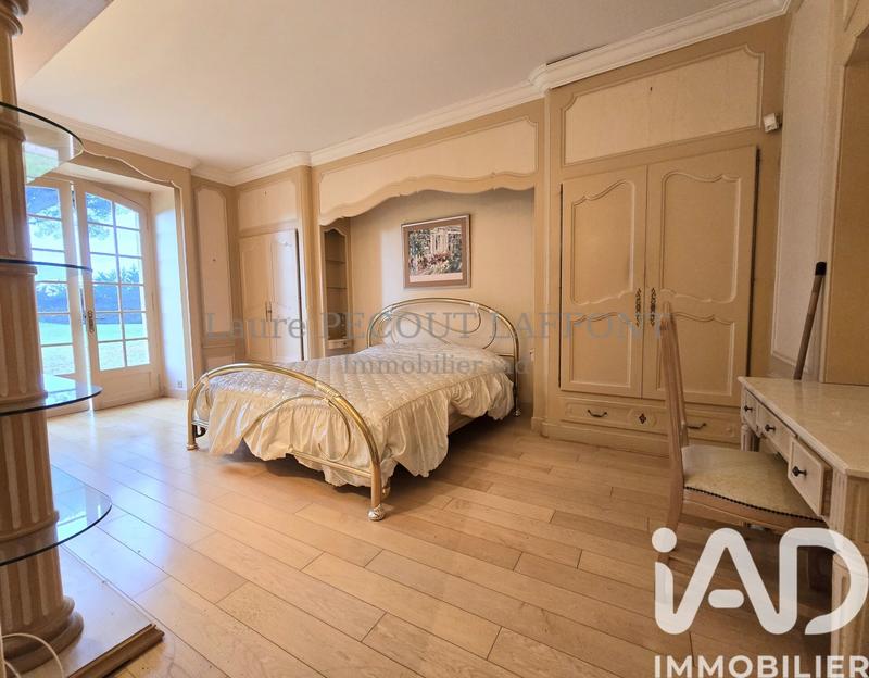 Maison - 525 m² - 12 pièces