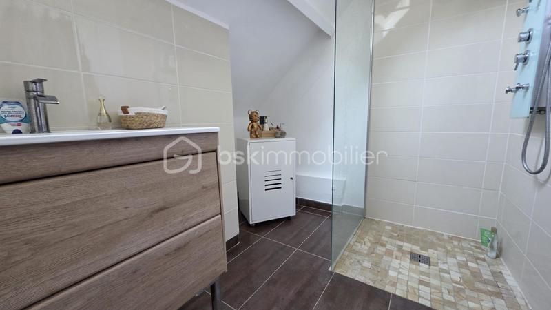 Villa - 230 m² - 9 pièces