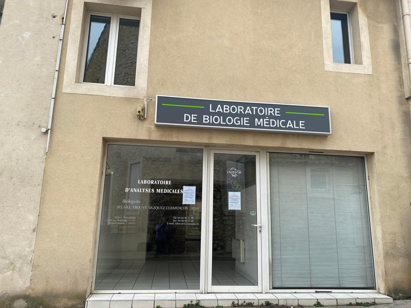 Local commercial - 150 m² - 3 pièces