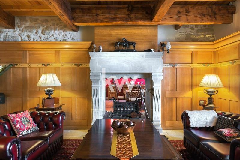 Maison - 360 m² - 8 pièces