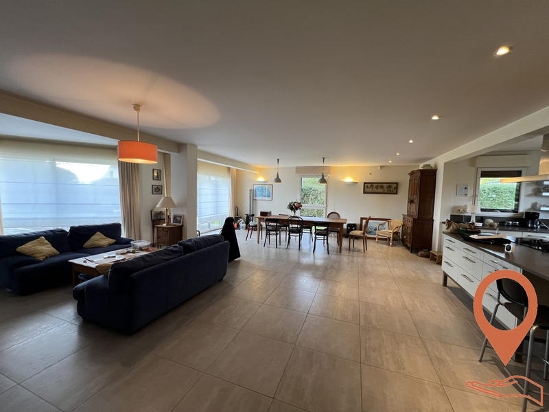 Maison contemporaine - 220 m² - 9 pièces