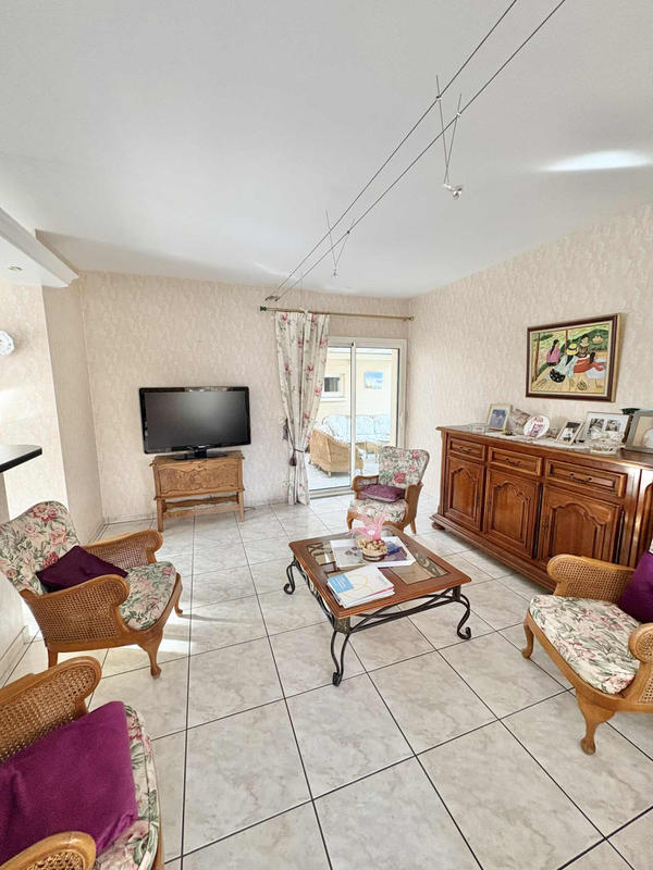 Maison - 219 m² - 6 pièces