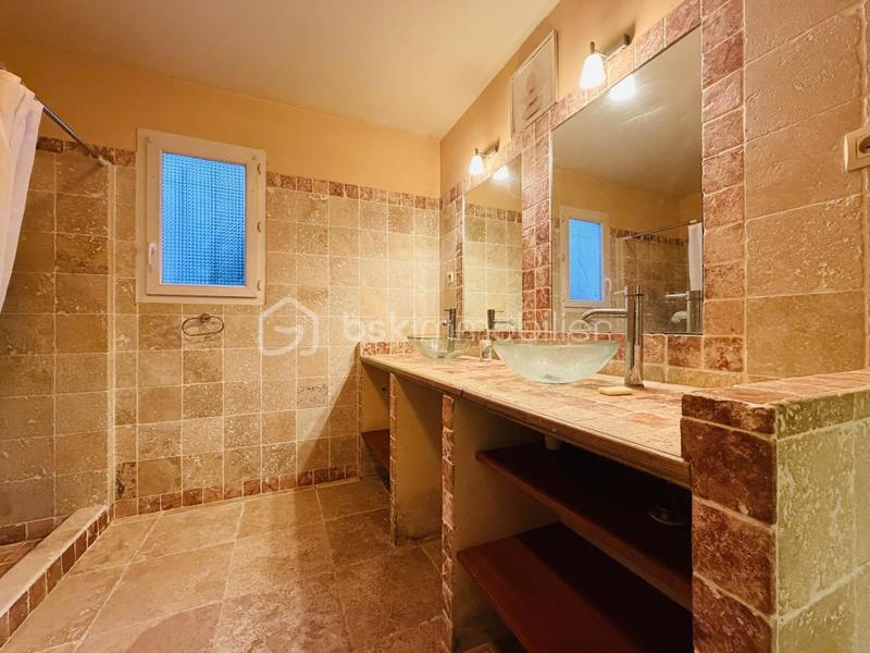 Villa - 336 m² - 12 pièces